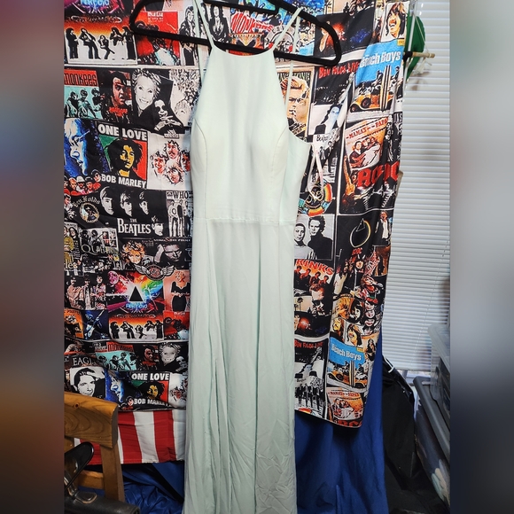 JJ'S HOUSE EVENING GOWN - Picture 4 of 10